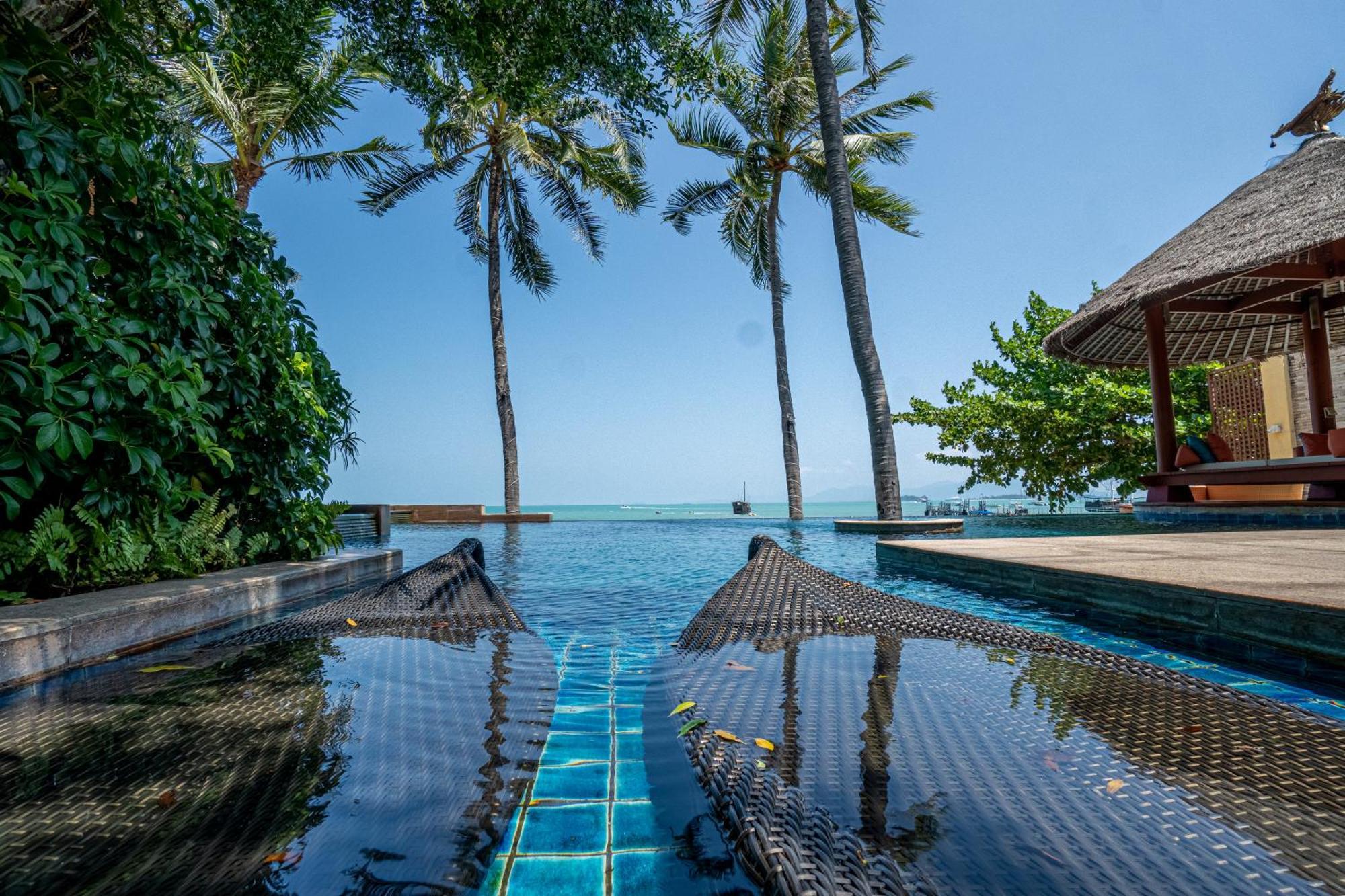 Upni Duniya - Luxury, Beachfront 9-Suites Villa Bang Rak Beach  Exterior photo